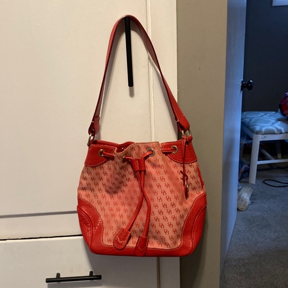Dooney & Bourke Handbags - Vintage Leather and Canvas Red and Pink Dooney &Bourke Shoulder Purse 👛.